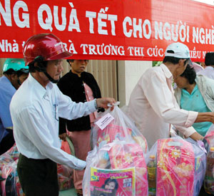 សកម្មភាពថែទាំបុណ្យ ចូលឆ្នាំថ្មីសំរាប់ជនក្រីក្រ